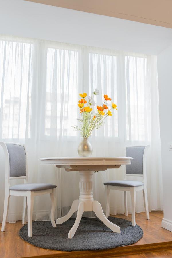 Cozy & Spacious 2Br Apartment With Netflix Bucareste Exterior foto