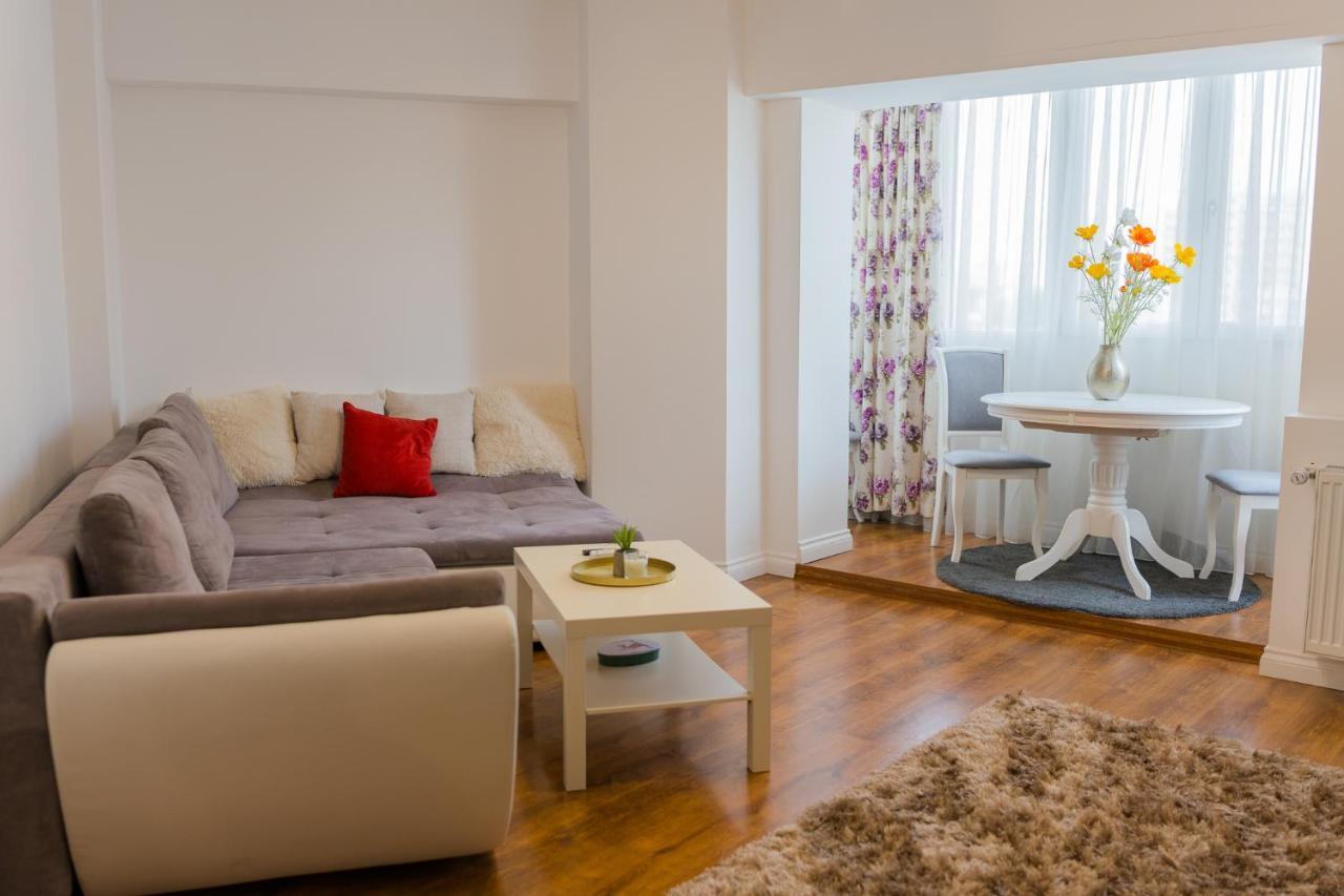 Cozy & Spacious 2Br Apartment With Netflix Bucareste Exterior foto