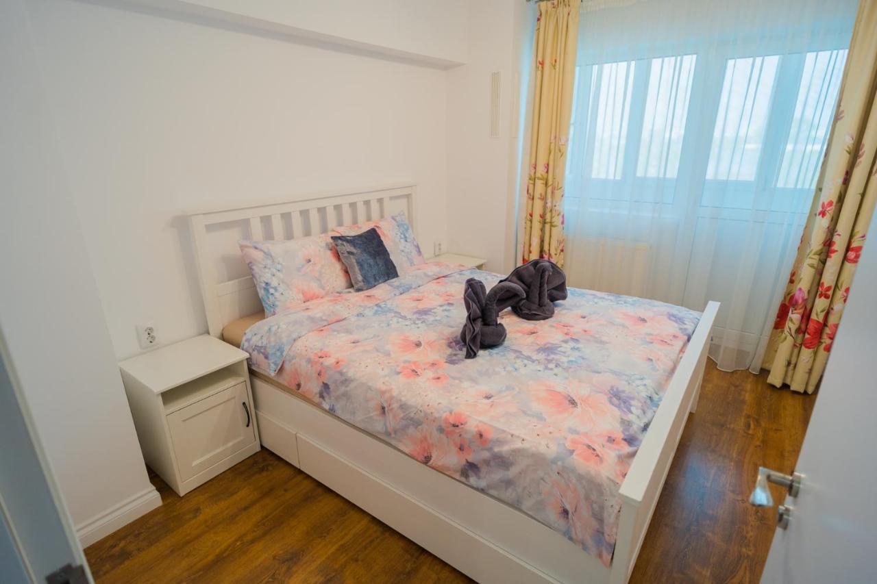 Cozy & Spacious 2Br Apartment With Netflix Bucareste Exterior foto