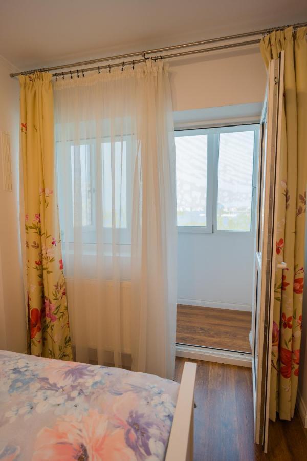 Cozy & Spacious 2Br Apartment With Netflix Bucareste Exterior foto
