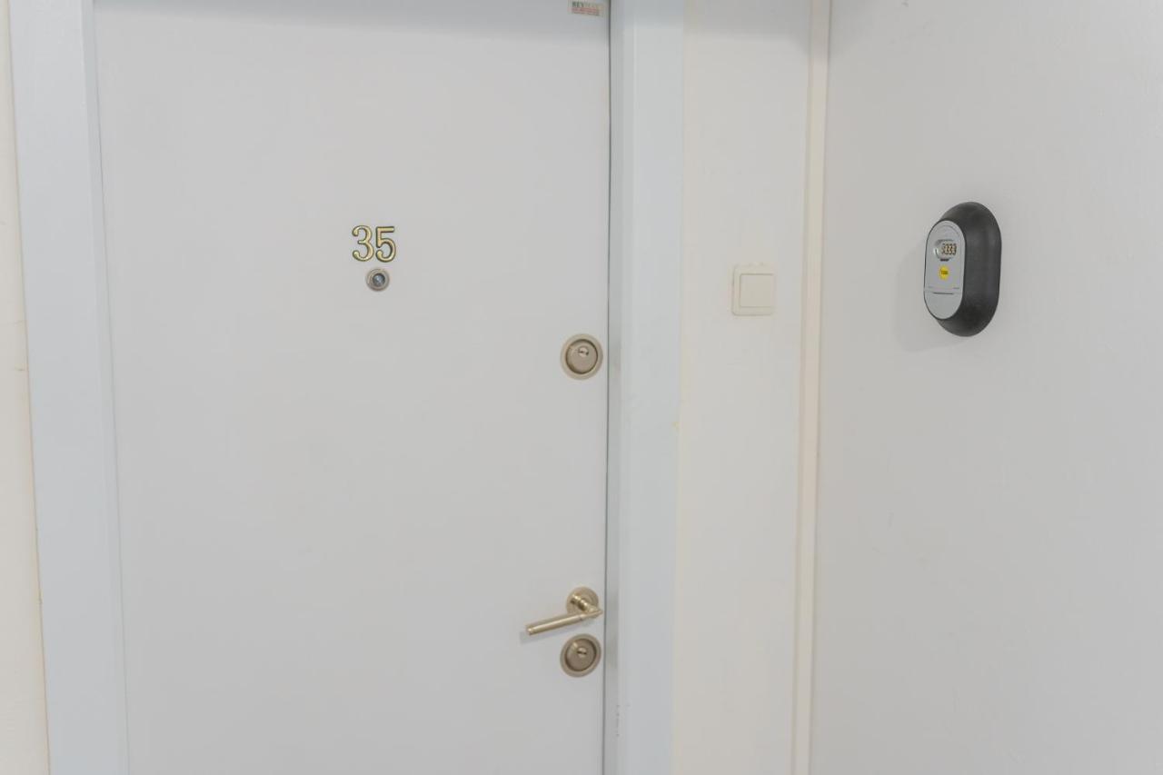 Cozy & Spacious 2Br Apartment With Netflix Bucareste Exterior foto